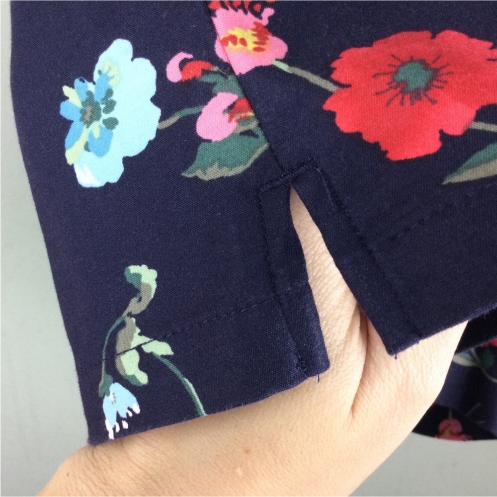 Loft Riviera Floral Print Classic Fit 4” Navy Shorts Size 14 - Picture 6 of 10